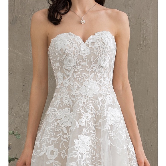 Wedding Dress & Veil - Picture 8 of 16